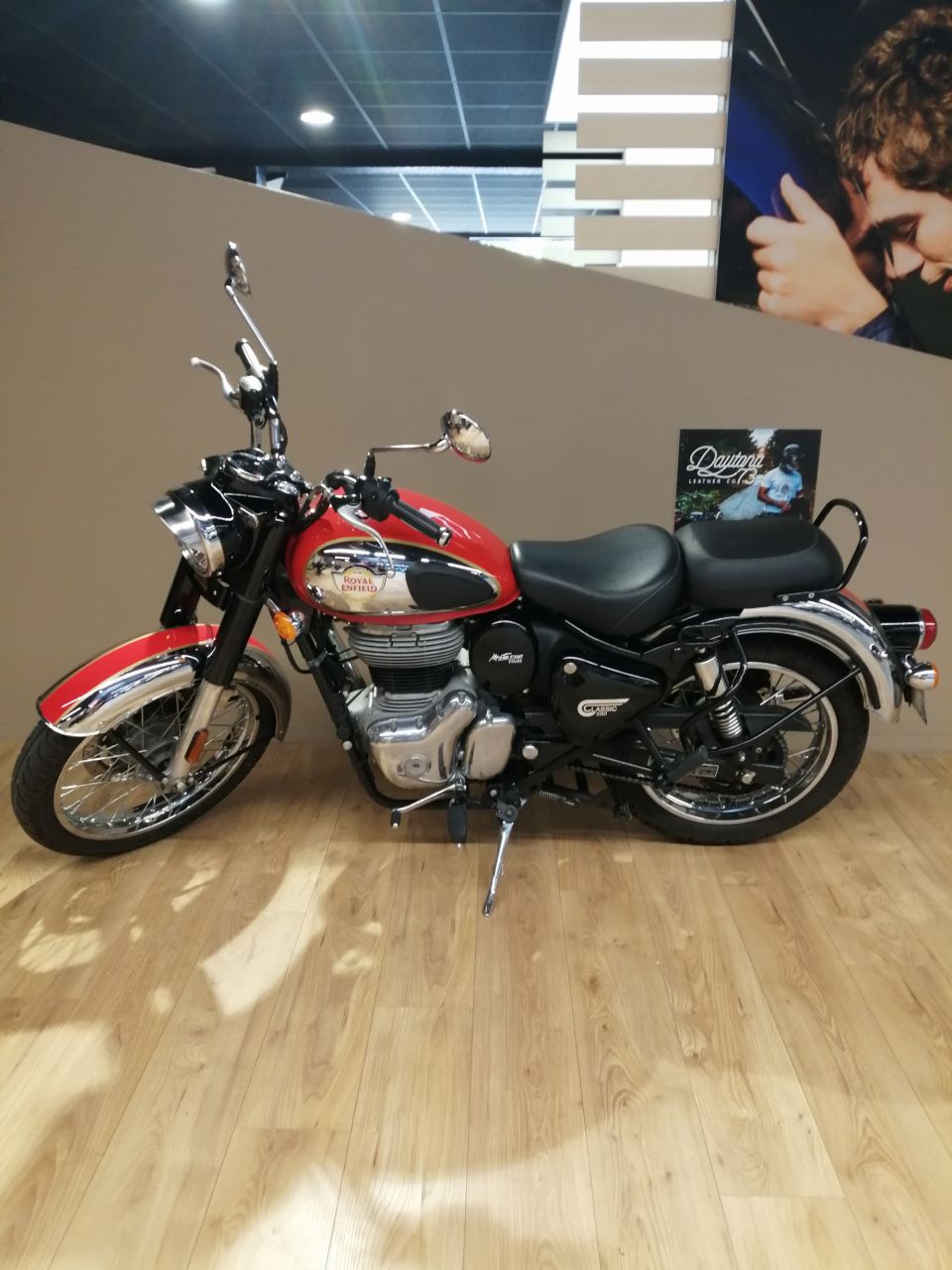 ROYAL ENFIELD CLASSIC 350 CHROME 4