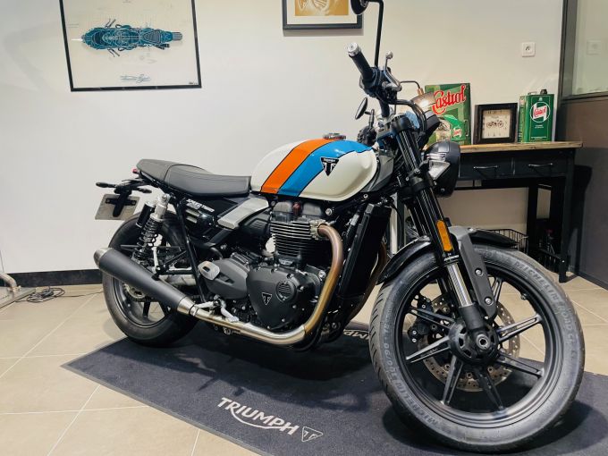 TRIUMPH SPEED TWIN 900 4