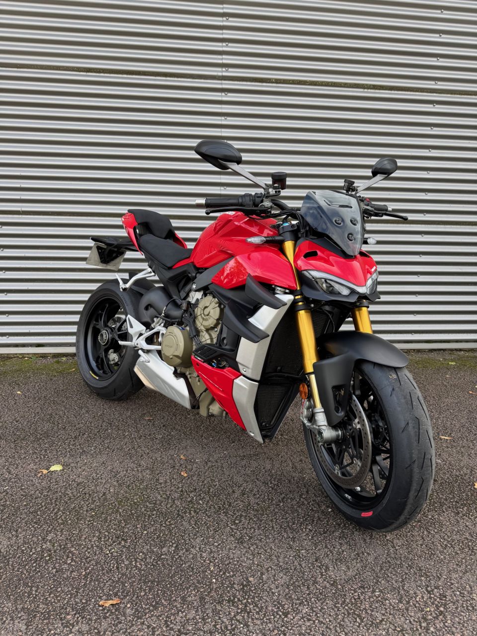 DUCATI STREETFIGHTER V4S 4