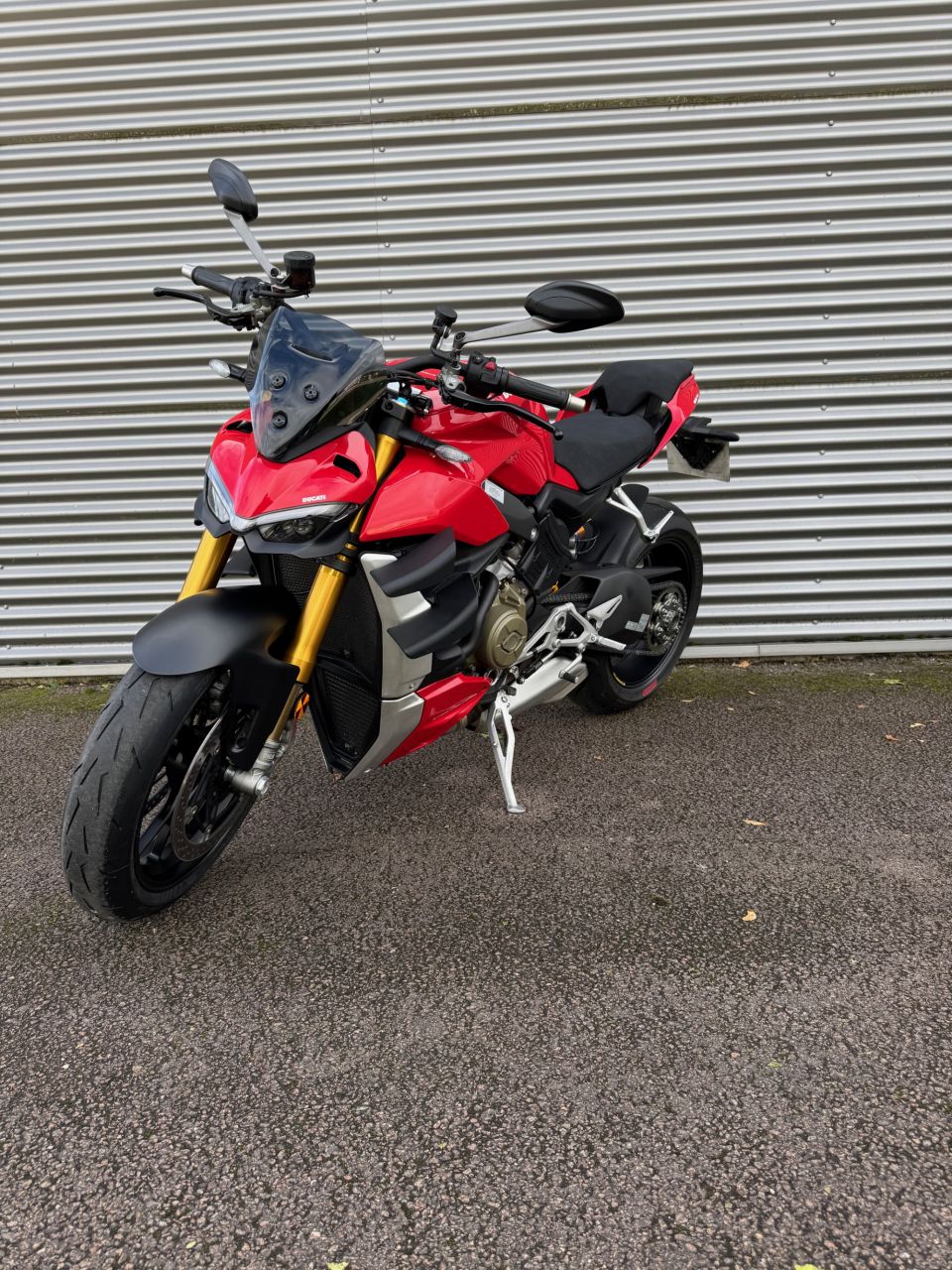 DUCATI STREETFIGHTER V4S 4