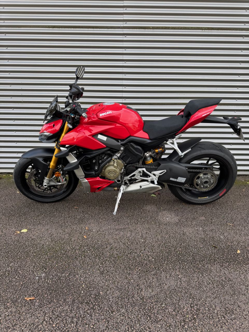 DUCATI STREETFIGHTER V4S 4