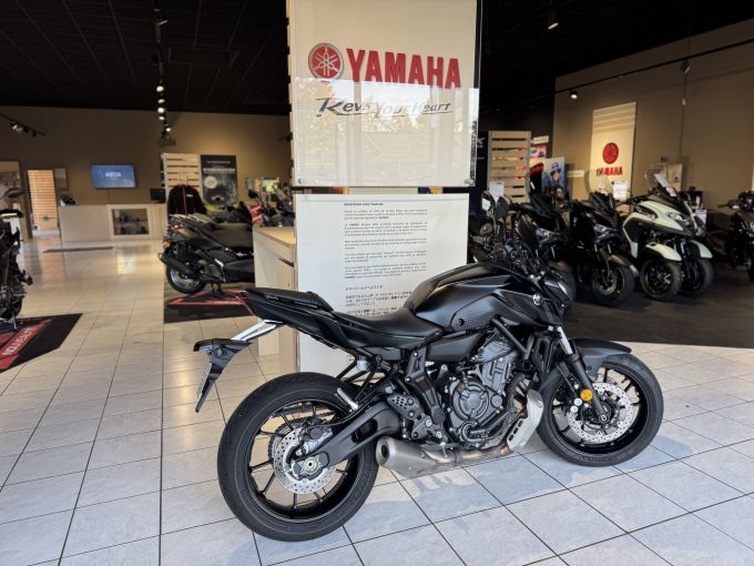 YAMAHA MT-07 (47.5CV) 4