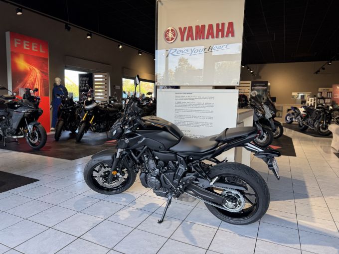 YAMAHA MT-07 (47.5CV) 4