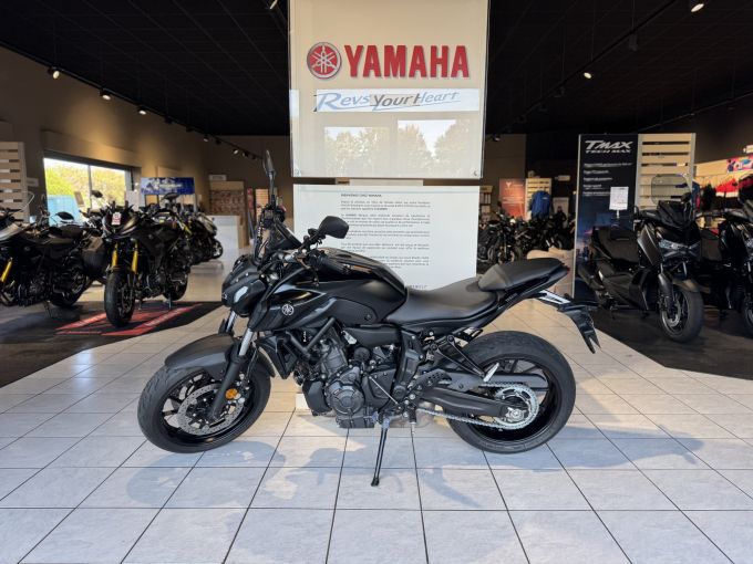 YAMAHA MT-07 (47.5CV) 4