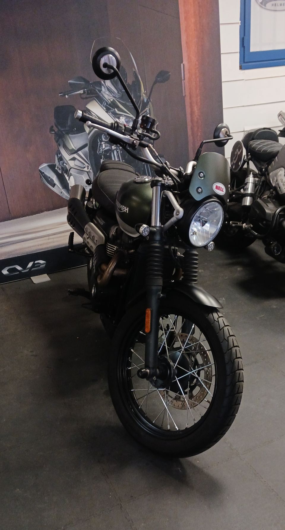 TRIUMPH STREET SCRAMBLER  900 4