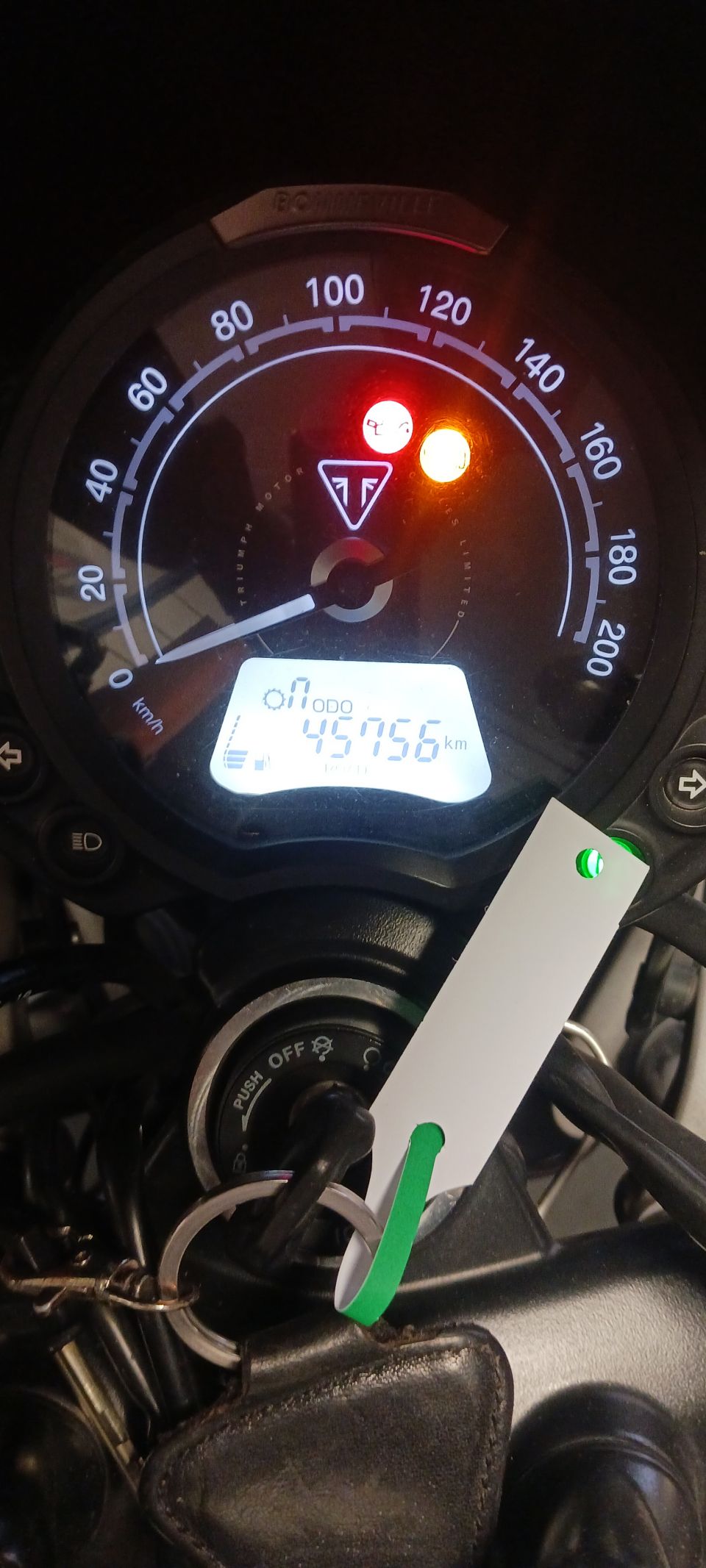 TRIUMPH STREET SCRAMBLER  900 4