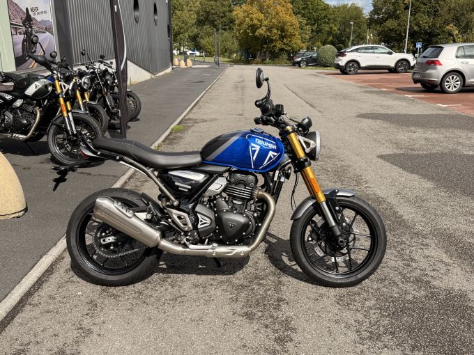 TRIUMPH SPEED 400 4