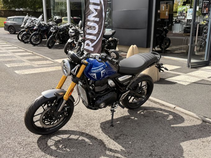 TRIUMPH SPEED 400 4