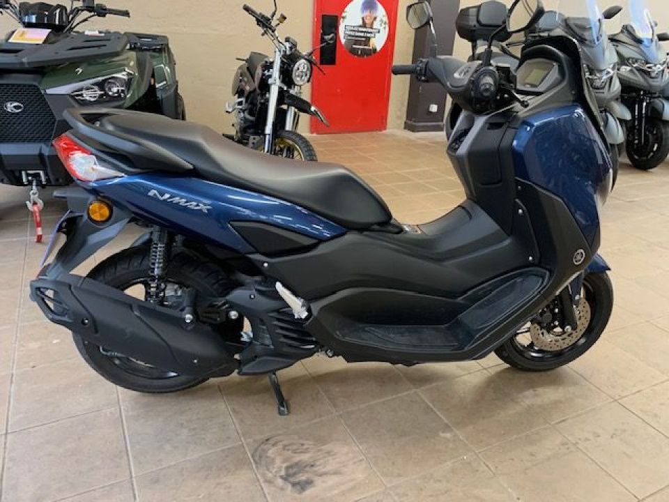 YAMAHA NMAX 125 4