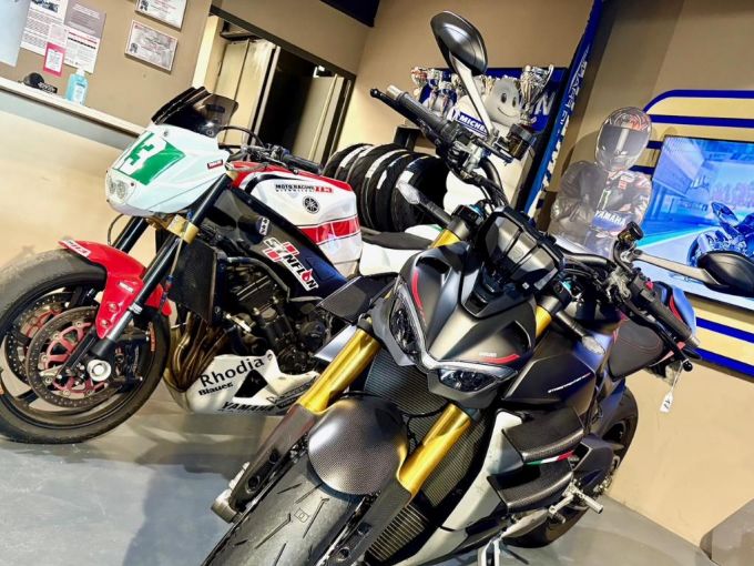 DUCATI STREETFIGHTER V4S 4