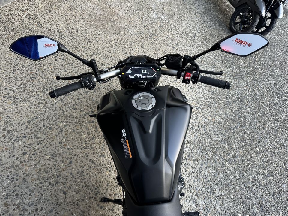 YAMAHA MT-07 (47.5CV) 4