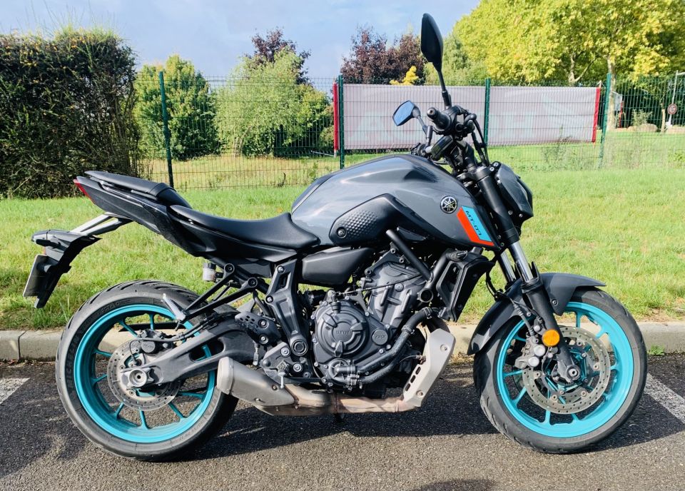 YAMAHA MT-07 (47.5CV) 4