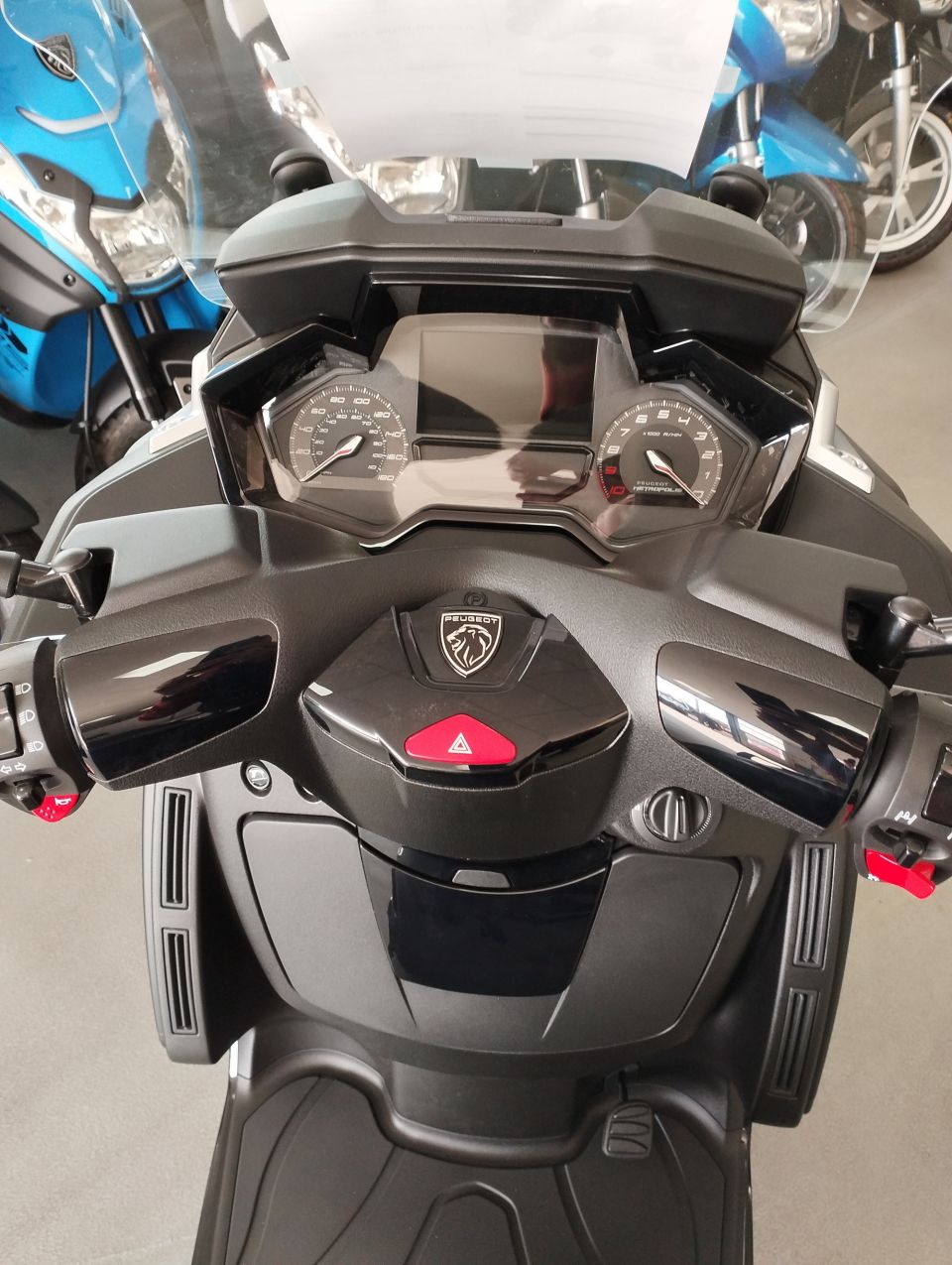 PEUGEOT METROPOLIS 400 4