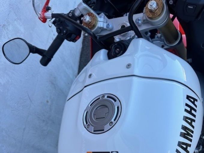 YAMAHA XSR 900 GP 4