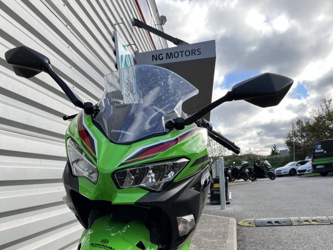 KAWASAKI NINJA 400 4