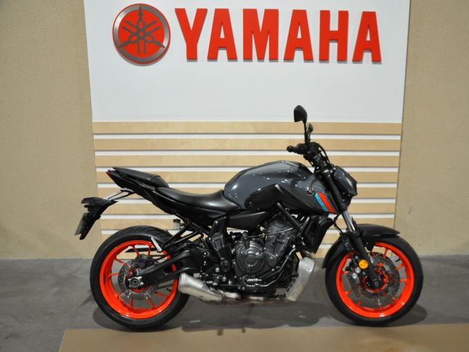 YAMAHA MT-07 (47.5CV) 4