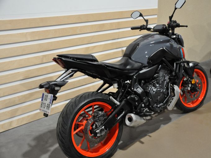 YAMAHA MT-07 (47.5CV) 4