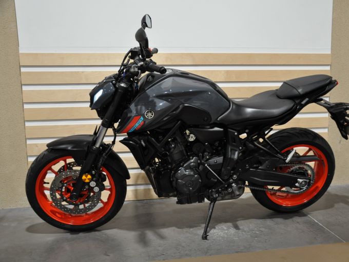 YAMAHA MT-07 (47.5CV) 4