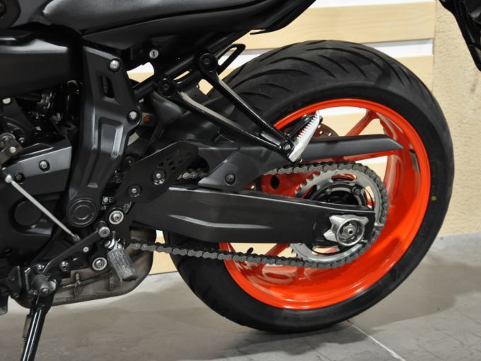 YAMAHA MT-07 (47.5CV) 4