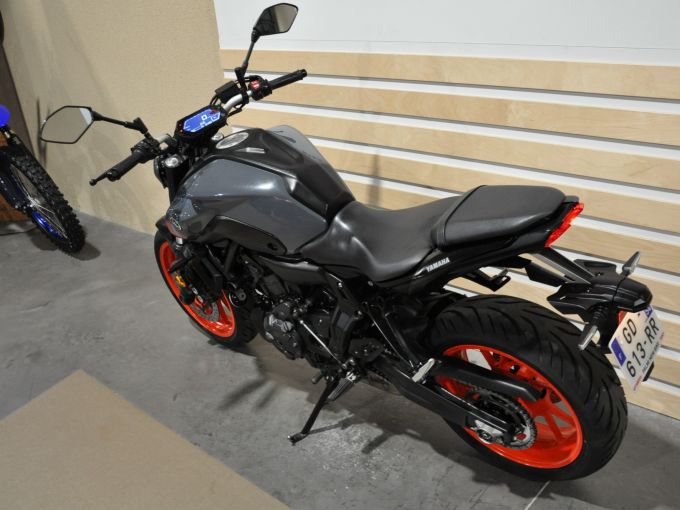 YAMAHA MT-07 (47.5CV) 4