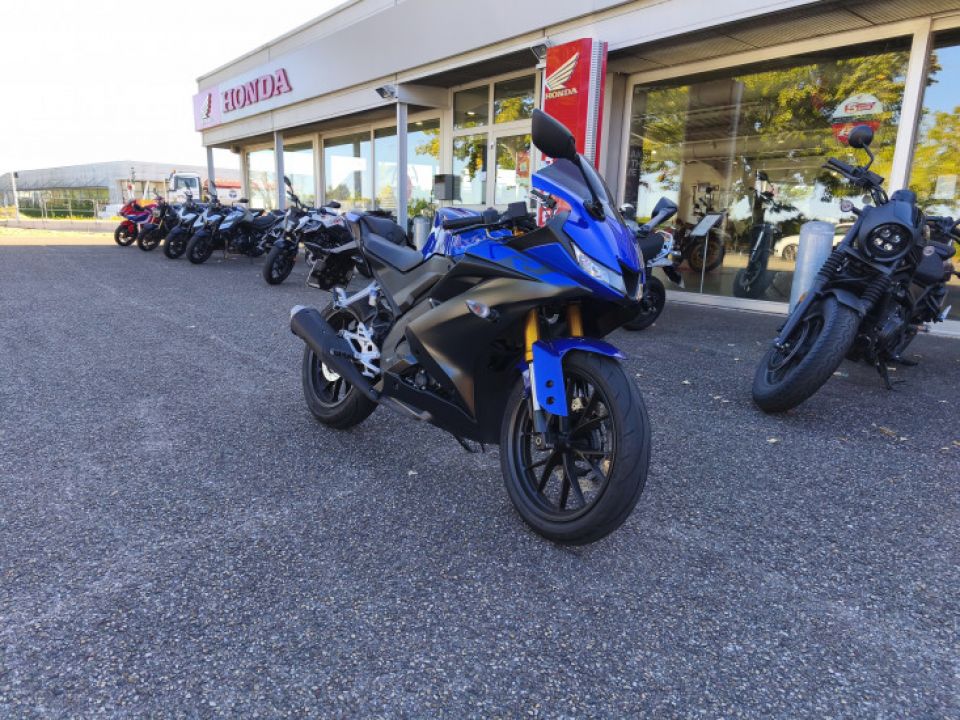 YAMAHA YZF-R125 4