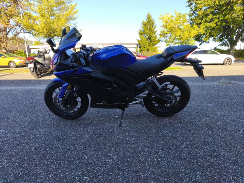 YAMAHA YZF-R125 4