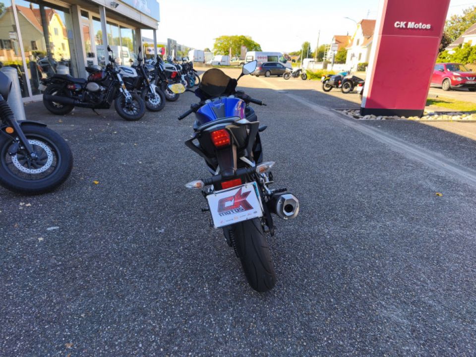 YAMAHA YZF-R125 4