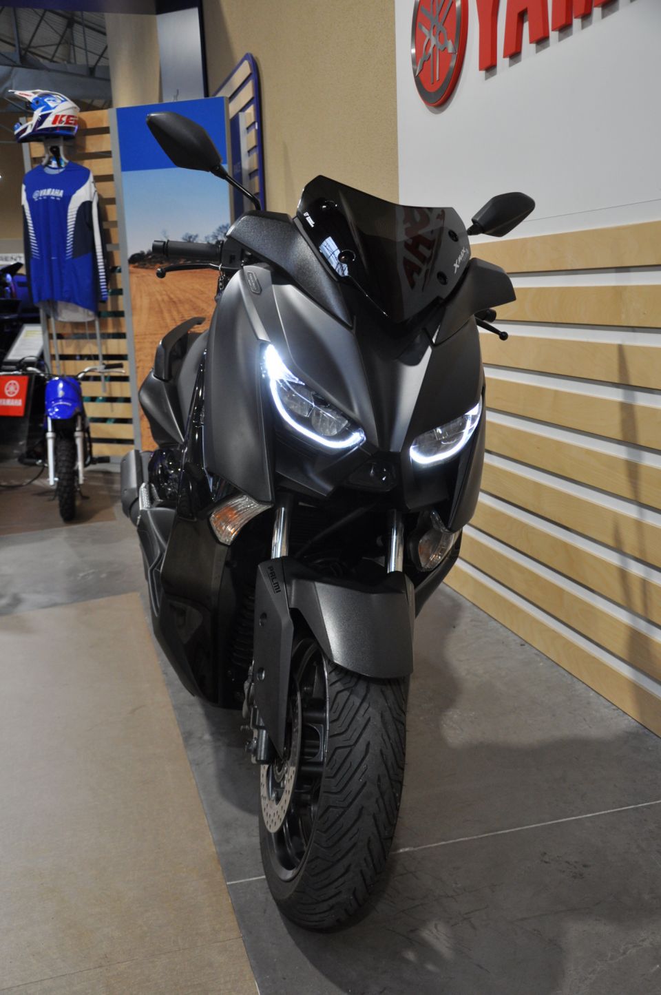 YAMAHA X-MAX 125 TECH MAX 4