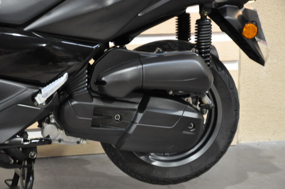 YAMAHA X-MAX 125 TECH MAX 4