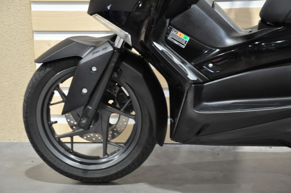 YAMAHA X-MAX 125 TECH MAX 4