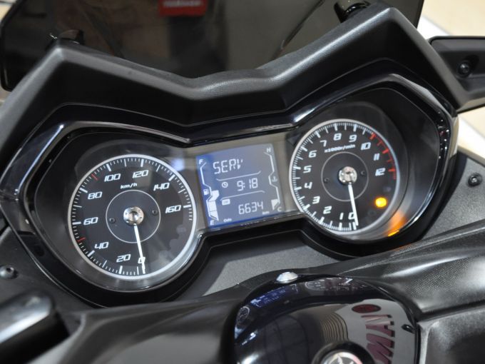YAMAHA X-MAX 125 TECH MAX 4