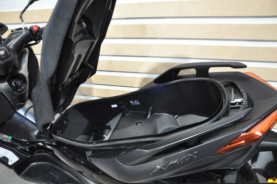 YAMAHA X-MAX 125 TECH MAX 4