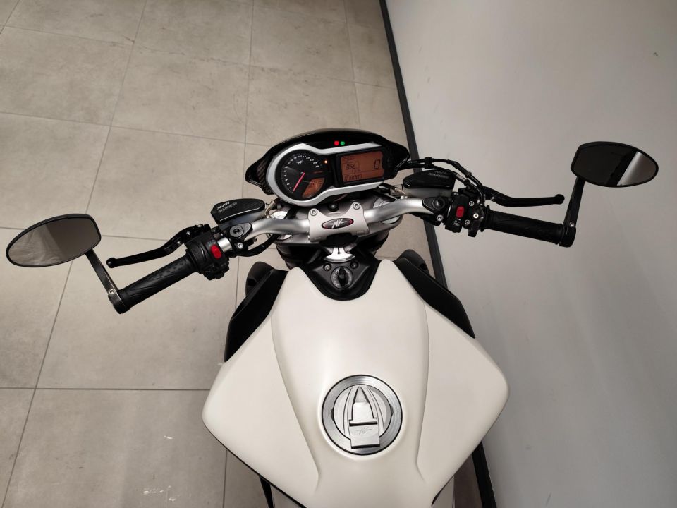 MV AGUSTA BRUTALE 920 4