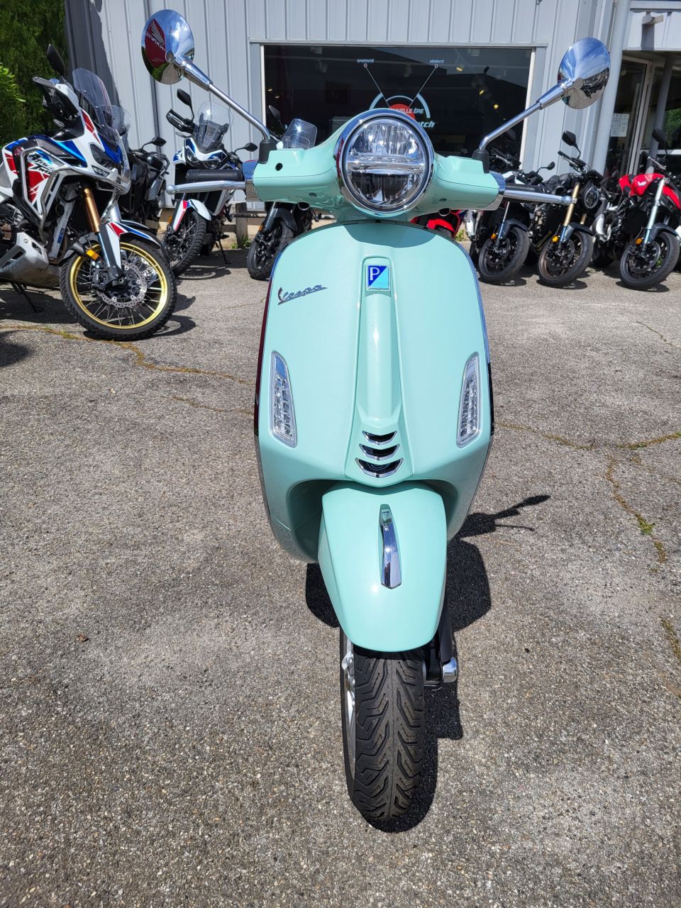 VESPA PRIMAVERA 125 4