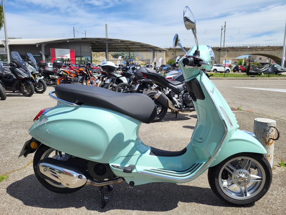 VESPA PRIMAVERA 125 4