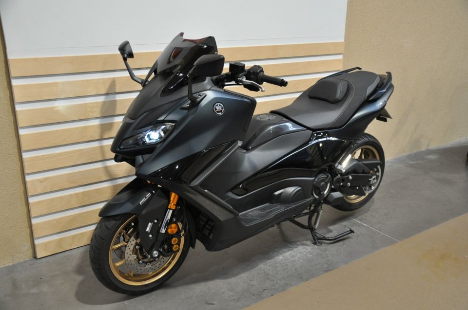 YAMAHA XP T-MAX 560 TECH MAX 4