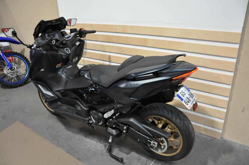 YAMAHA XP T-MAX 560 TECH MAX 4