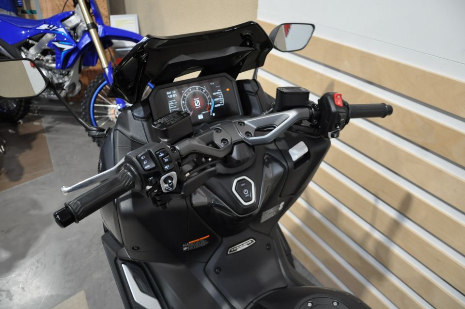 YAMAHA XP T-MAX 560 TECH MAX 4