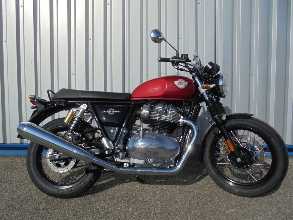ROYAL ENFIELD INTERCEPTOR 4