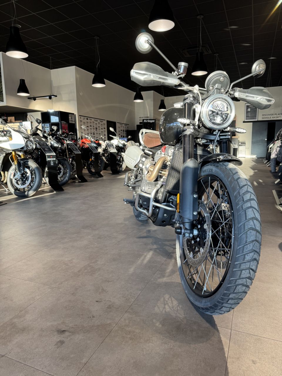 TRIUMPH SCRAMBLER 1200 4