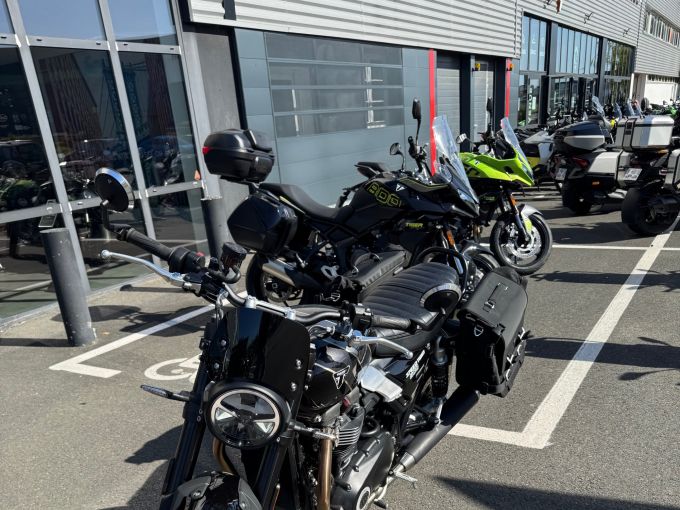 TRIUMPH SPEED TWIN 900 4