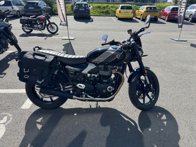 TRIUMPH SPEED TWIN 900 4