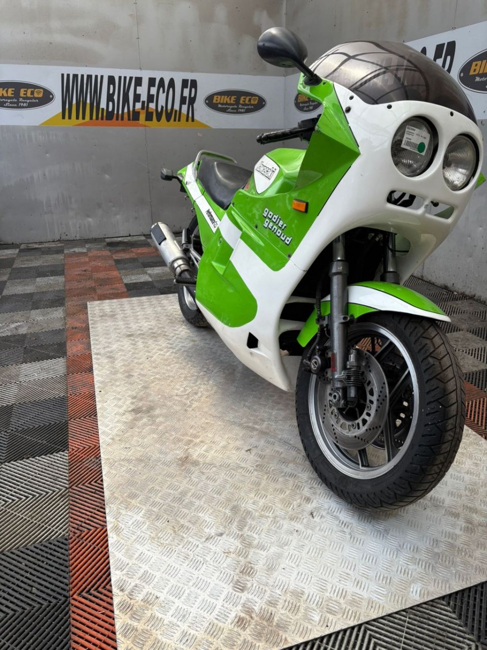 KAWASAKI GPZ 4