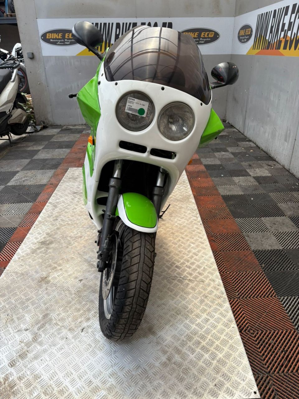 KAWASAKI GPZ 4