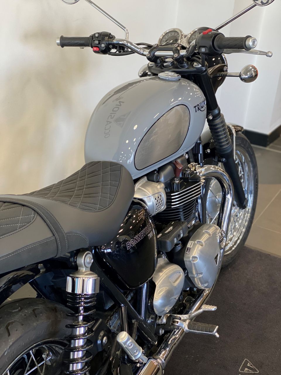 TRIUMPH Bonneville T100 4