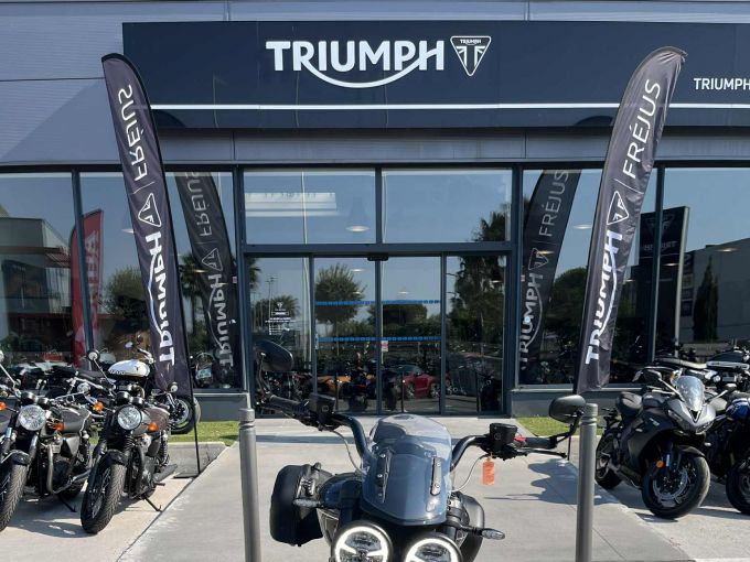 TRIUMPH Rocket 3 GT Storm 4
