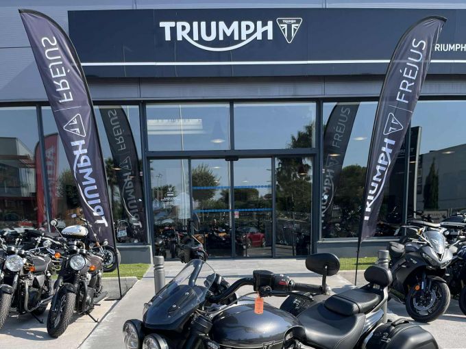 TRIUMPH Rocket 3 GT Storm 4
