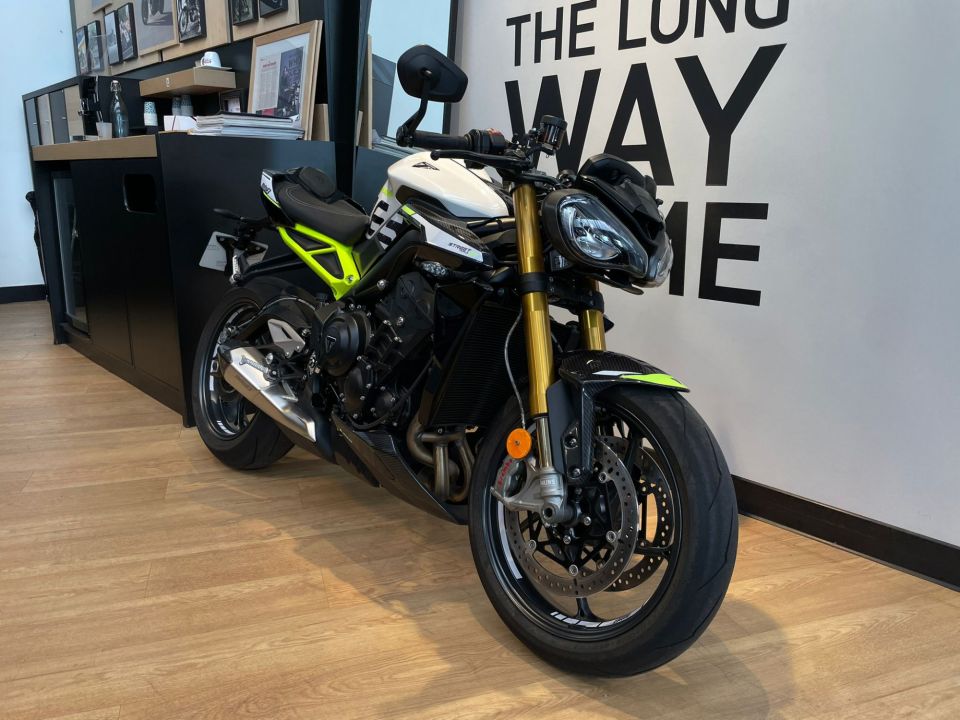TRIUMPH STREET TRIPLE RS 765 MOTO 2 4