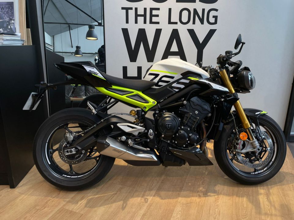 TRIUMPH STREET TRIPLE RS 765 MOTO 2 4