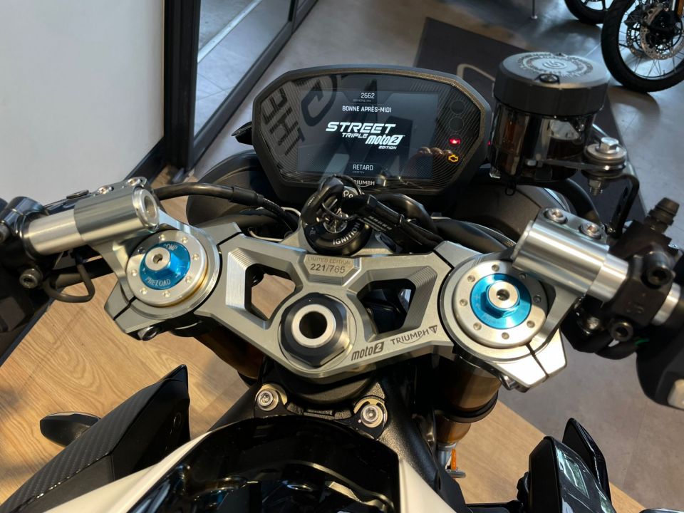 TRIUMPH STREET TRIPLE RS 765 MOTO 2 4